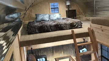 2 bedrooms, iron/ironing board, WiFi (free), bed sheets