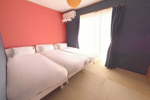 4 bedrooms, desk, iron/ironing board, free WiFi - Grandioso Okinawa Villa Onna 1D  2story 4LDK  13 people OK / Kunigami-gun Okinawa (Kunigami-gun)
