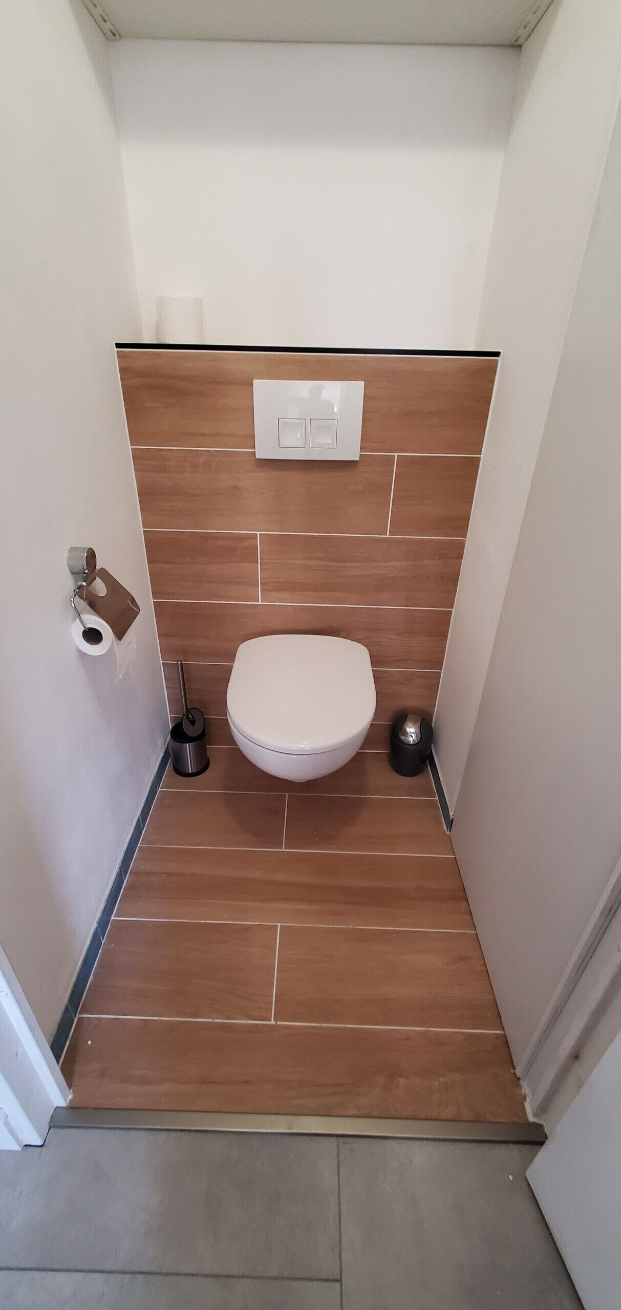 Badewanne, Haartrockner, Handtücher