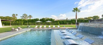 Mansion with Pool & Indoor Tennis, Sleeps 20 | Starlight Estate by AvantStay