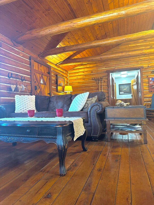 Smart TV, books, stereo