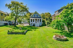 Exterior - Beachwood Cottage at Pine Point (Scarborough)
