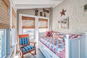 3 bedrooms, WiFi - Beachwood Cottage at Pine Point (Scarborough)