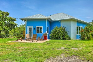 Exterior - Hutchinson Island Cottage: Steps to the Beach (Hutchinson Island)