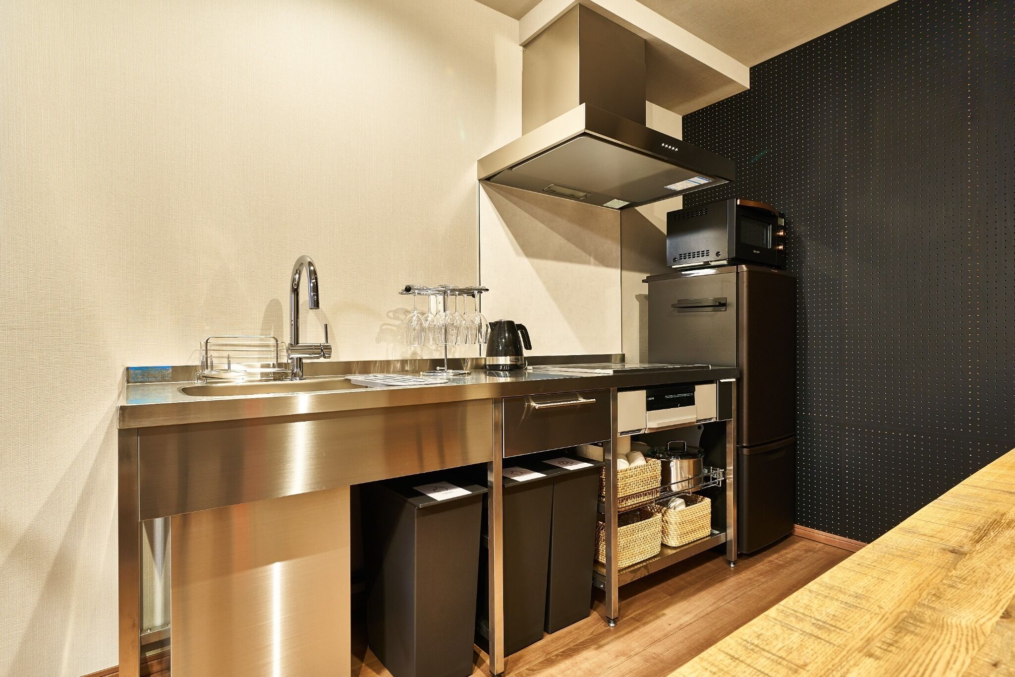 Fridge, microwave, stovetop, cookware/dishes/utensils