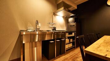 Fridge, microwave, stovetop, cookware/dishes/utensils