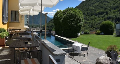 Schöne Wohnung mit W-LAN, Pool, TV, Innenhof, Haustiere erlaubt, Panoramablick und Parkplatz