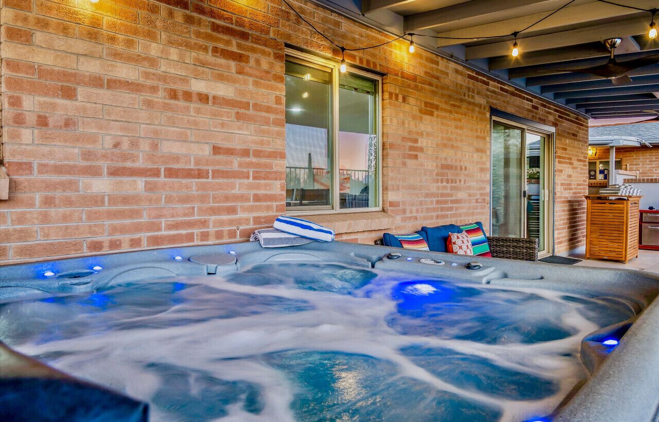 Tina de hidromasaje al aire libre