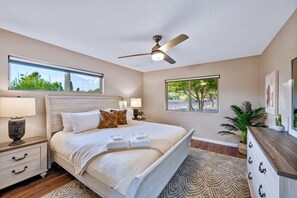 5 bedrooms, desk, iron/ironing board, free WiFi - Villa Antonietta - Fun, Lux, Private Oasis! (Tucson)
