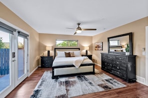 5 bedrooms, desk, iron/ironing board, free WiFi
