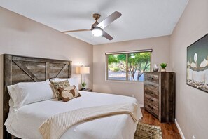 5 bedrooms, desk, iron/ironing board, free WiFi - Villa Antonietta - Fun, Lux, Private Oasis! (Tucson)