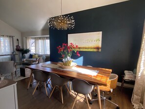 Dining - Boulder- Denver DIA! ! Popular home, Private, Spacious, and Centrally Located! (Erie)