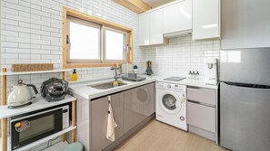 Basic Room, 1 Bedroom (203ho(bokcheung)) | 1 bedroom, free WiFi