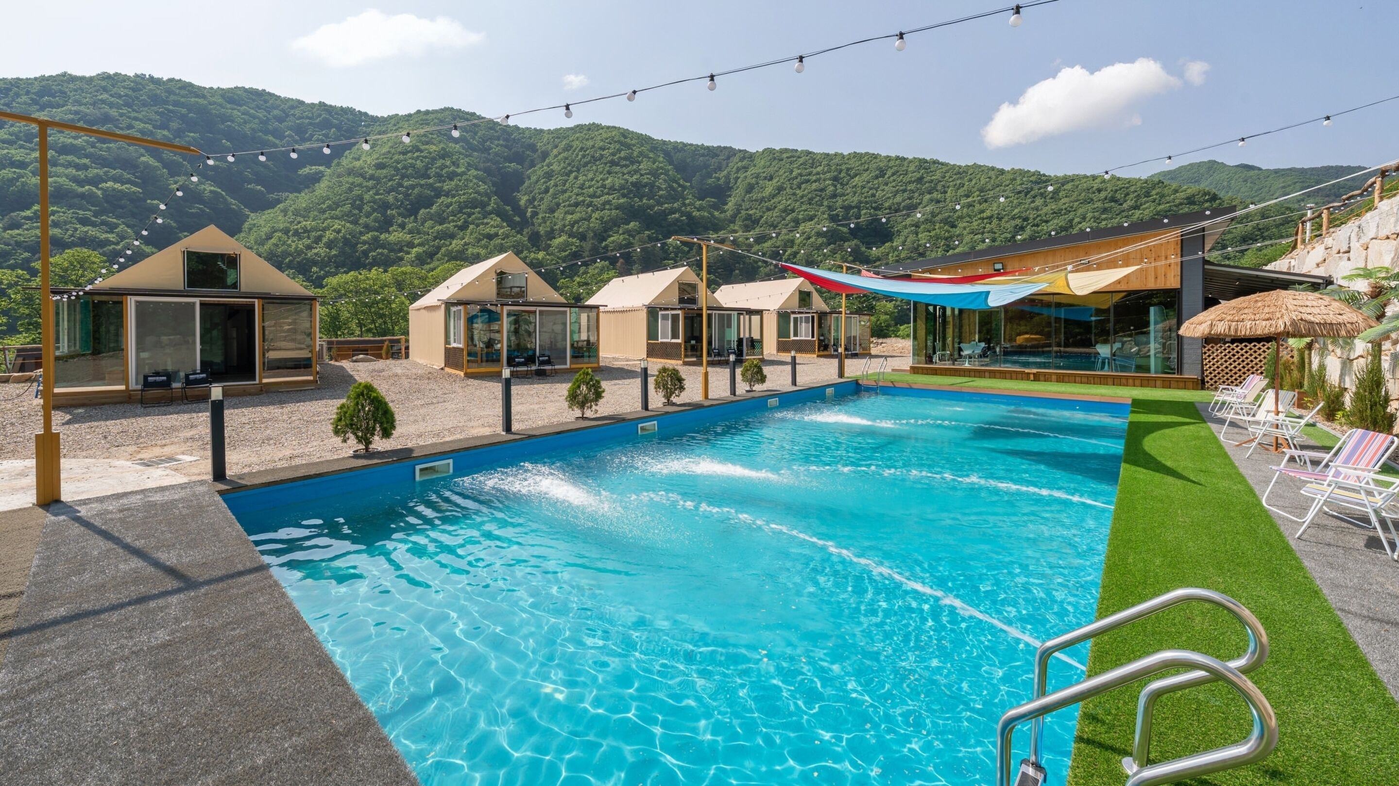 المنشأة من الخارج