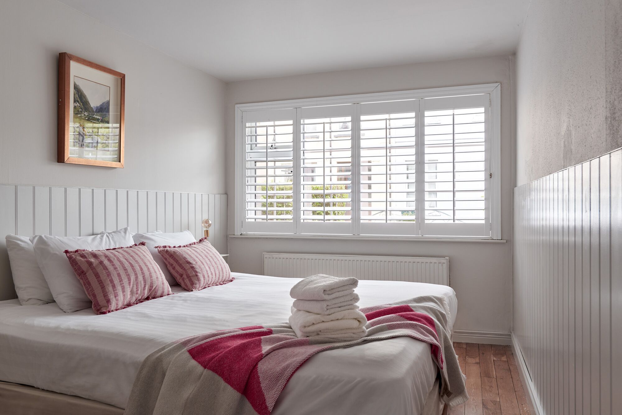 4 bedrooms, iron/ironing board, WiFi