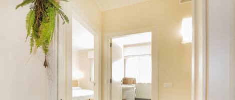 2 bedrooms, iron/ironing board, free WiFi, wheelchair access