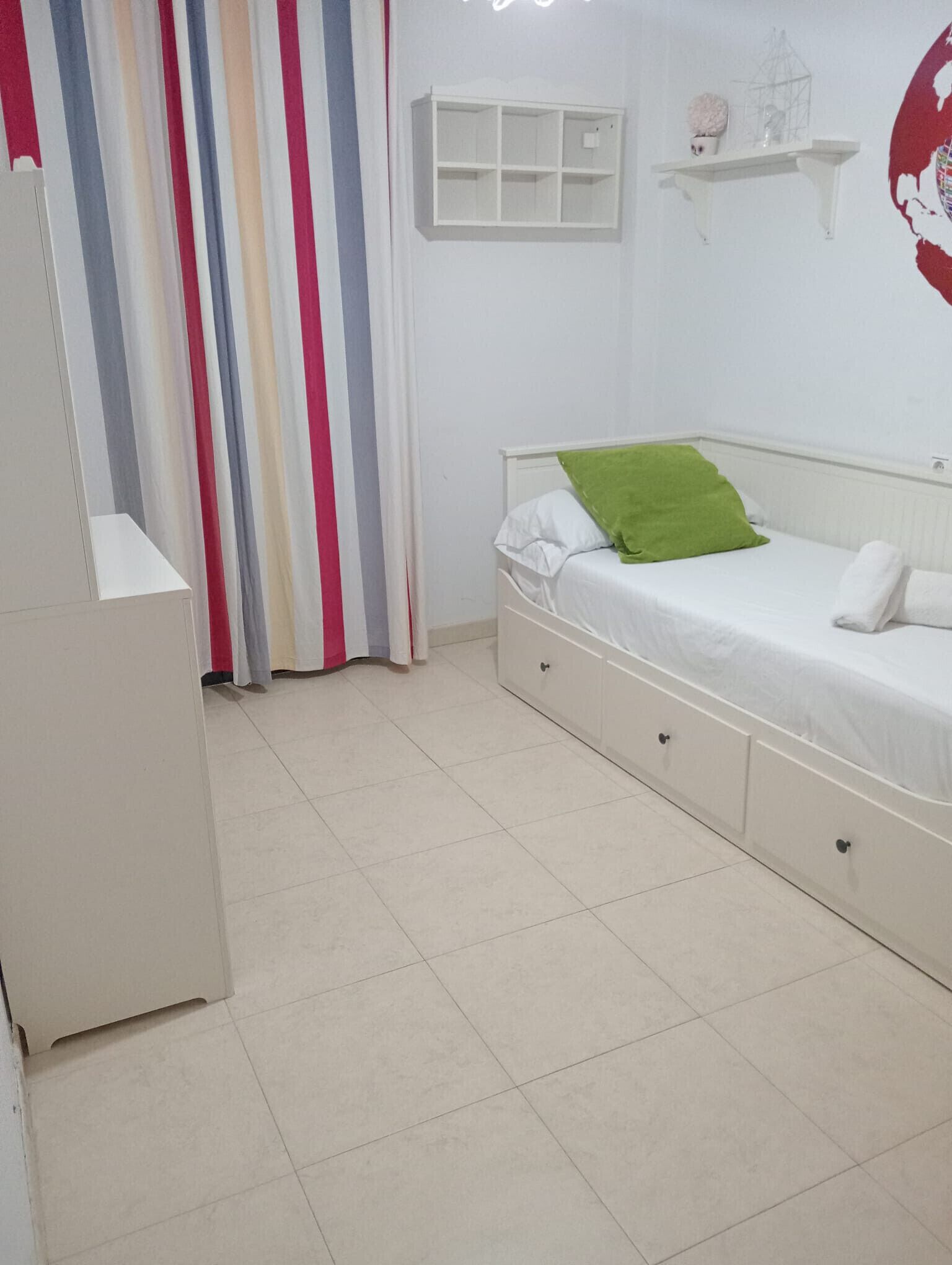 3 dormitorios, tabla de planchar con plancha, wifi gratis y ropa de cama