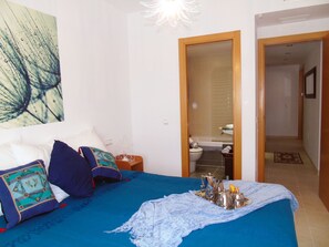 3 bedrooms, iron/ironing board, free WiFi, bed sheets