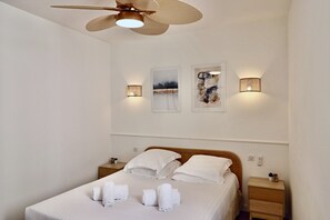 Iron/ironing board, free WiFi, bed sheets