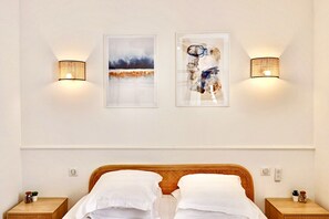 Fer et planche à repasser, Wi-Fi gratuit, draps fournis