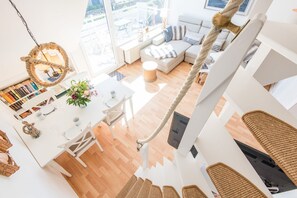 Télévision, lecteur de DVD, chaîne hi-fi