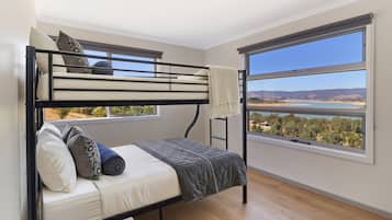 4 bedrooms