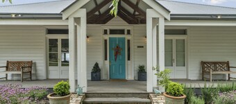 Tabletop Farm: 4 BR, 2 BA House in Tolmie, Sleeps 11