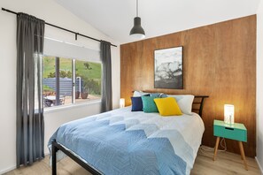 4 bedrooms, free WiFi, bed sheets