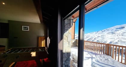 SPACIOUX CHALET DIRECTLY ON THE SLOPES for 17 persons