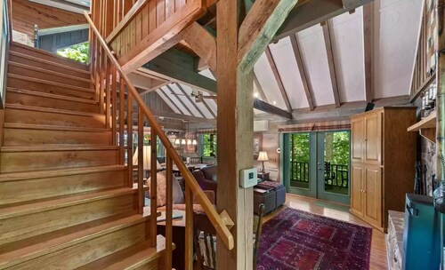 Red Bird Roost - Cozy log cabin on the Brow steps to downtown and Brow Park 