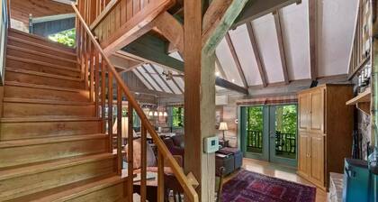 Red Bird Roost - Cozy log cabin on the Brow steps to downtown and Brow Park