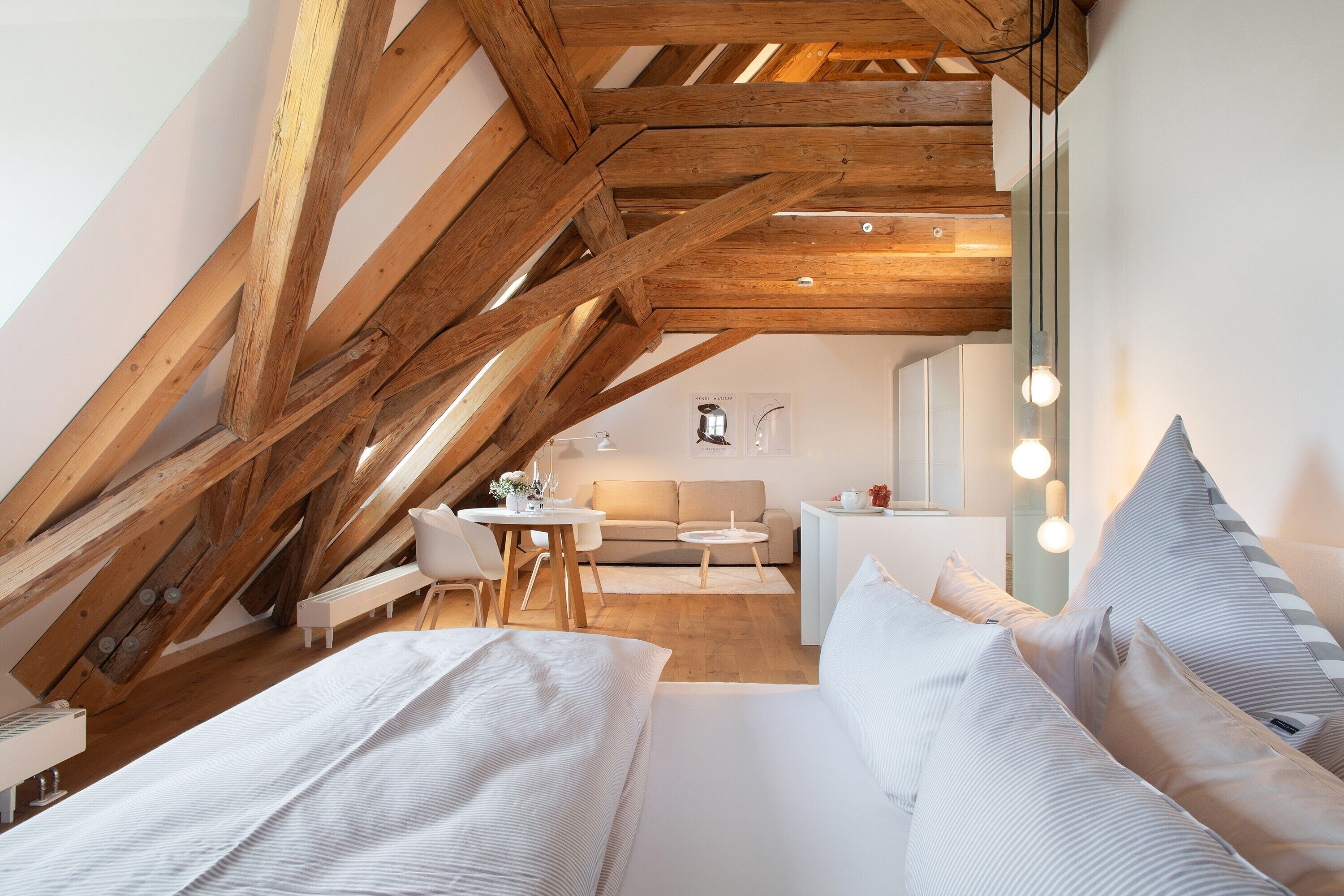 1 slaapkamer, een strijkplank/strijkijzer, gratis wifi, beddengoed