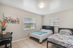 4 slaapkamers, een bureau, gratis wifi, beddengoed