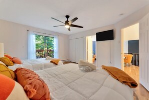 3 bedrooms, iron/ironing board, free WiFi, bed sheets