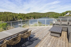 Outdoor dining - Modern Spectacular Water View Relaxation Hiking Cycling Fishing Optional Boat (Lundegrend)