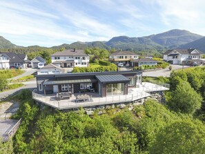 Exterior - Modern Spectacular Water View Relaxation Hiking Cycling Fishing Optional Boat (Lundegrend)