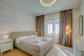 2 室のベッドルーム、アイロン / アイロン台、WiFi (無料)、ベッドシーツ