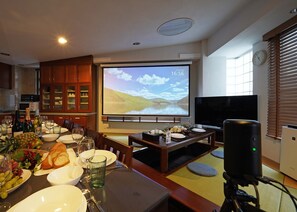 Luxury-Apartment | Wohnbereich | Flachbildfernseher, Streaming-Dienste