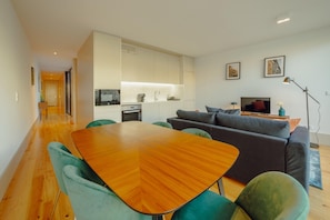 House | 2 bedrooms, iron/ironing board, WiFi - Legacy Oporto Premium Apartment B by Vacationy (Porto)