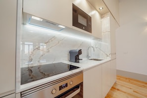 House | 2 bedrooms, WiFi - Legacy Oporto Premium Apartment I by Vacationy (Porto)