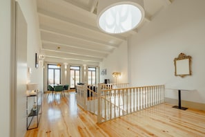 House | 2 bedrooms, WiFi - Legacy Oporto Premium Apartment I by Vacationy (Porto)