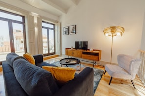 House | 2 bedrooms, WiFi - Legacy Oporto Premium Apartment I by Vacationy (Porto)