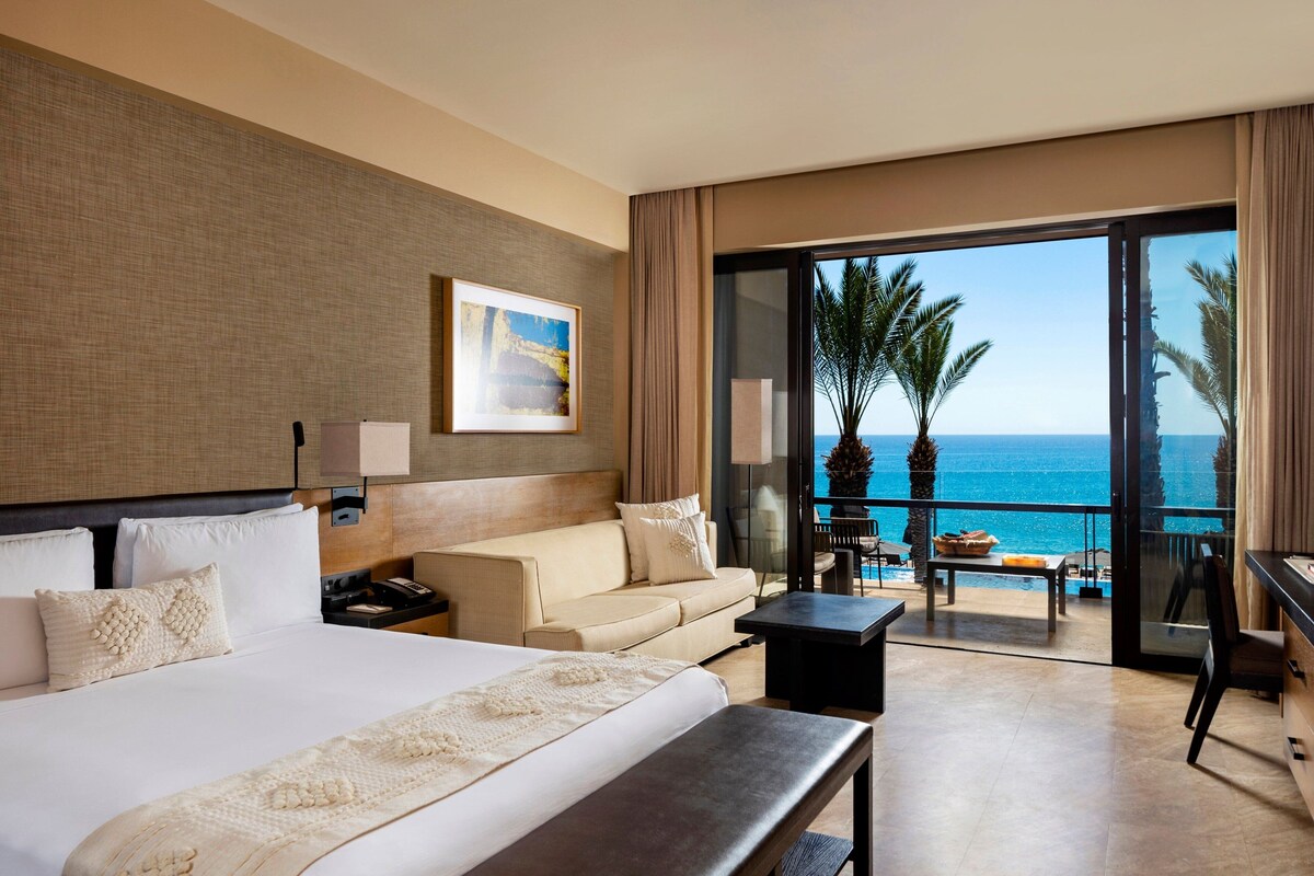 Phòng Deluxe, 1 giường cỡ king và sofa giường, quang cảnh resort | Minibar, két bảo mật tại phòng, bàn 