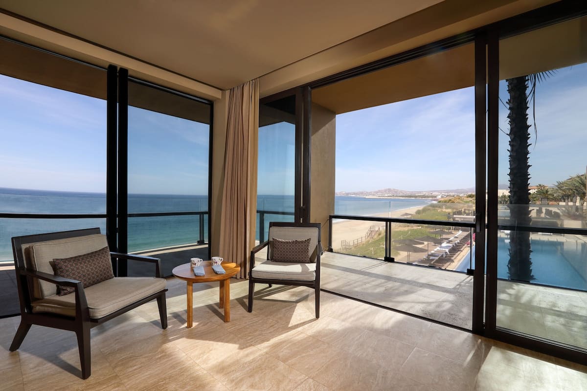 Suite, 1 King Bed with Sofa bed, Non Smoking, Balcony (Oceanfront) | 1 bedroom, minibar, in-room safe, desk