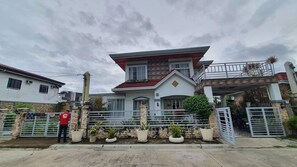 Exterior - Studio type bed and breakfast with pool (Lapu-Lapu City)