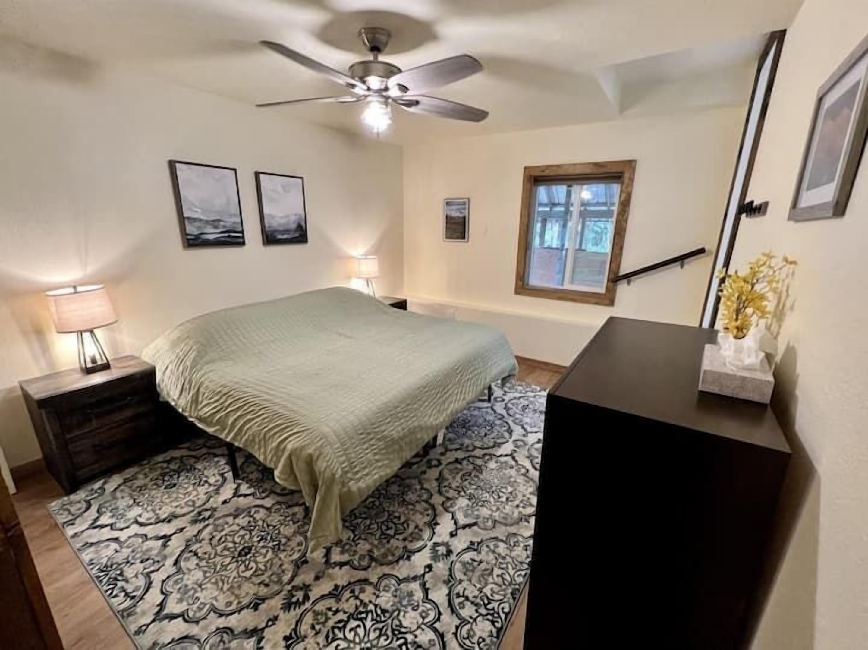 2 bedrooms, iron/ironing board, travel cot, WiFi