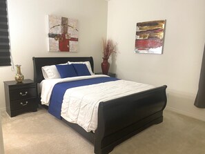 1 chambre, bureau, fer et planche à repasser, Wi-Fi