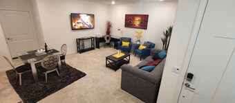 Newly Built Private Lux APT close to Ontario Airpt
