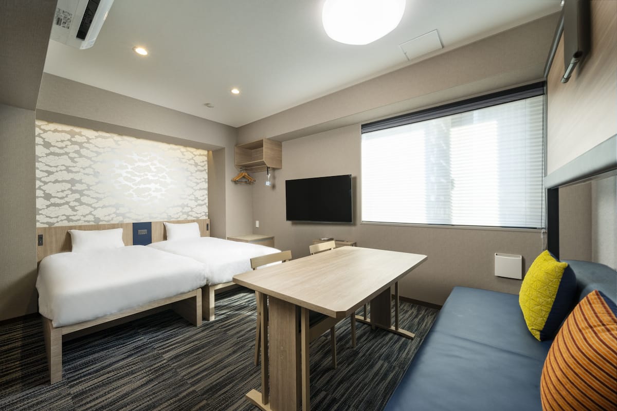 Standard Room, Non Smoking | 1 bedroom, down comforters, memory foam beds, in-room safe