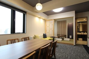 Premier Japanese Room, Non Smoking | Living area | Flat-screen TV